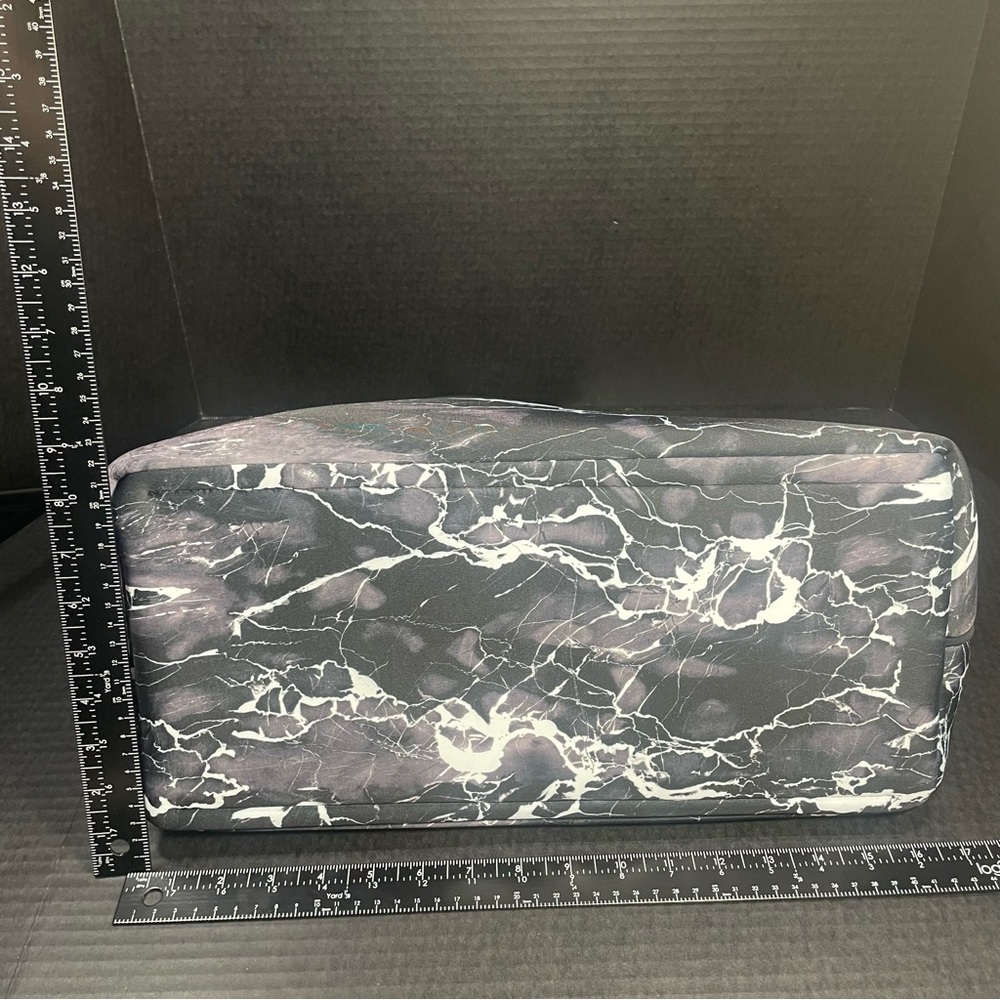 BNWT Princess Maxi Handbag Made in Italy RAINPROOF GREAT GIFT! BEAUTIFUL! - Picture 8 of 15